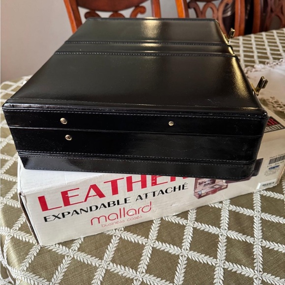 Mallard Leather Business Attache - Black - Picture 7 of 9
